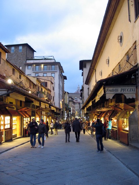 Ponte Vecchio-09.JPG - Today, the bridge is home to numerous jewelry shops selling antique and designer jewelry.